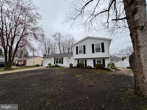 76 Lupus Ln, Sewell, NJ, 08080-2161 | Card Image