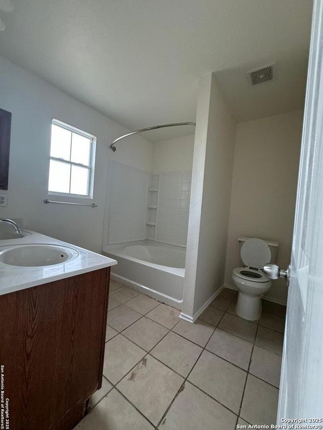 115 Coriander Bnd, House other with 3 bedrooms, 3 bathrooms and null parking in San Antonio TX | Image 8
