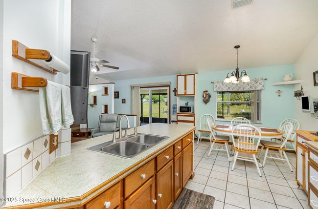 751 Glencove Ave Nw, House other with 3 bedrooms, 2 bathrooms and null parking in PALM BAY FL | Image 13