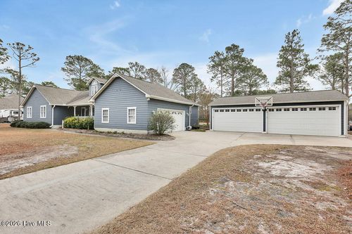 24 Queens Grant Cir Sw, Shallotte, NC, 28470-4425 | Card Image