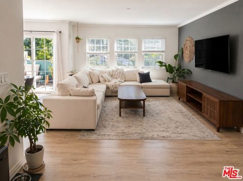 203-4832 Whitsett Ave, Valley Village, CA, 91607-3512 | Card Image