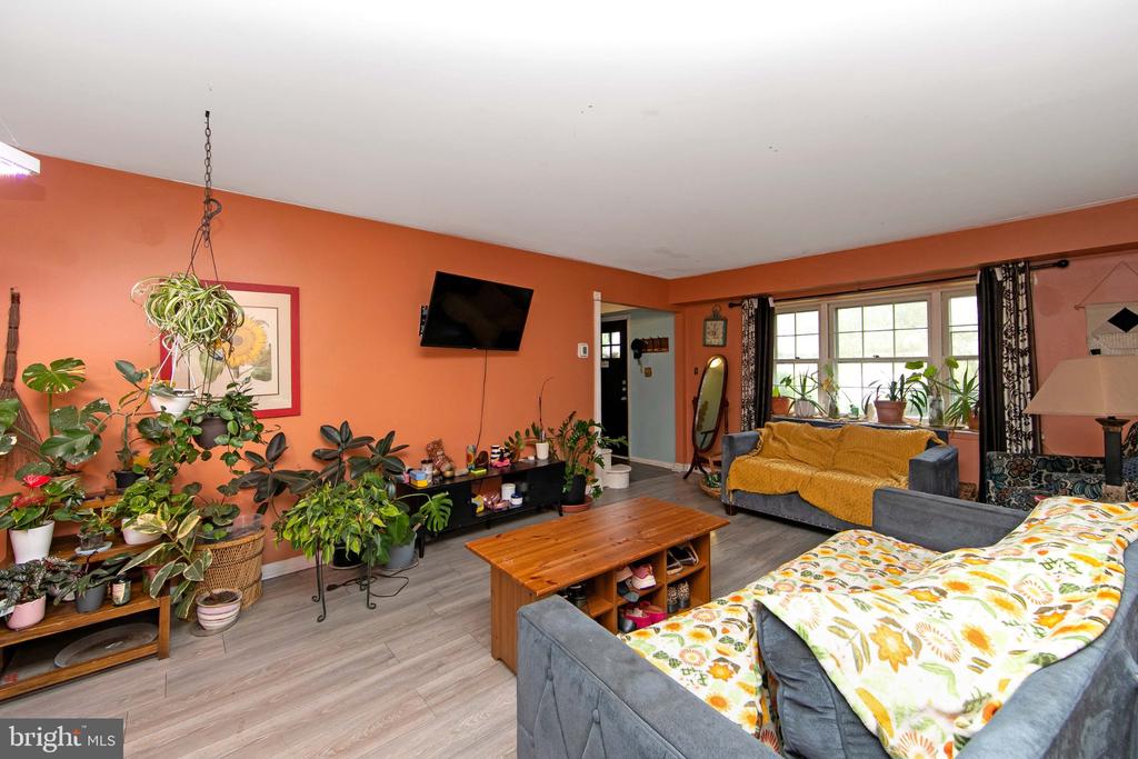 Residential in WILLINGBORO 5