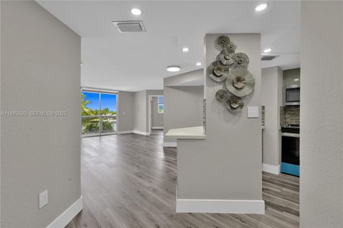 403-5880 Collins Ave, Miami Beach, FL, 33140-2201 | Card Image