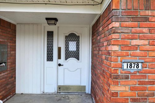 apt-4-1878 Colonial Village Way, Waterford, MI, 48328-1961 | Card Image