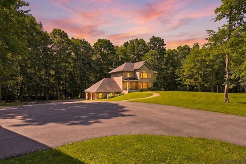 389 Stepping Stone Rd, Somerset, PA, 15501-2819 | Card Image