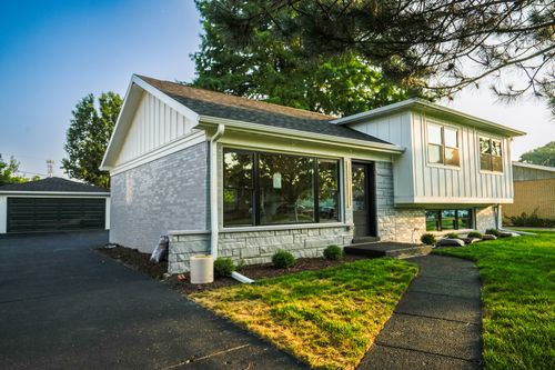 1707 W Martin Lane, Mount Prospect, IL, 60056 | Card Image