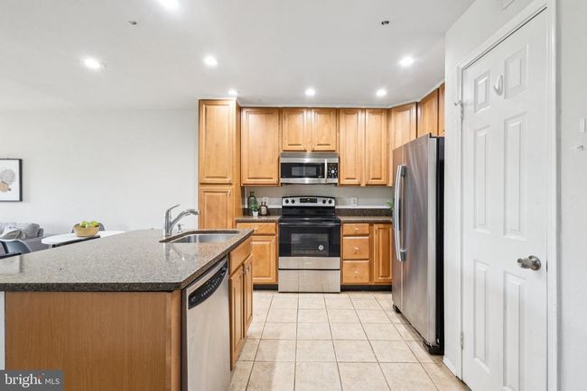 APT-3223 - 3315 Wyndham Cir, Condo with 1 bedrooms, 1 bathrooms and null parking in ALEXANDRIA VA | Image 5