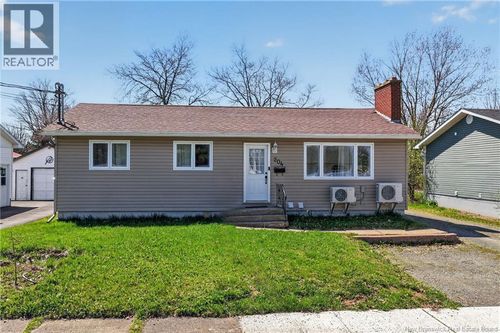206 Sumner Ave, Moncton, NB, E1C8A7 | Card Image