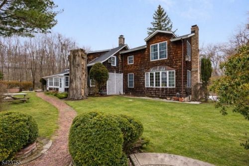 691 Ridgedale Ave, East Hanover, NJ, 07936-3124 | Card Image