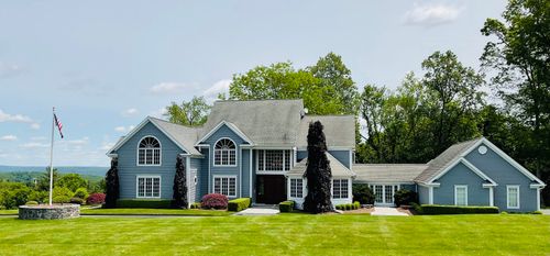 7 Old Castle Dr, Newtown, CT, 06470-1783 | Card Image