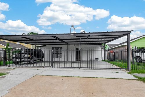 11806 Roandale Dr, Houston, TX, 77048-2560 | Card Image
