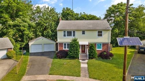 19 Wright Ct, Bloomfield, NJ, 07003-6029 | Card Image