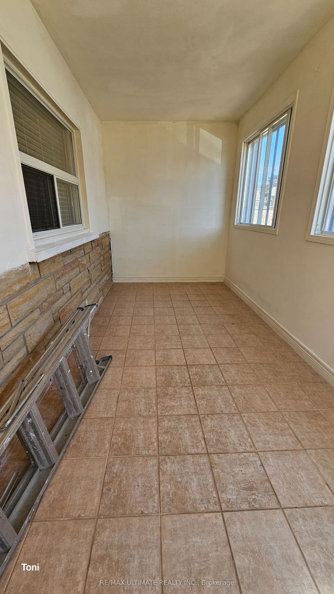 MAIN - 16 Failsworth Ave, House other with 1 bedrooms, 2 bathrooms and 1 parking in York ON | Image 15