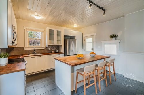 582 Bradley St, Nanaimo, BC, V9S1C1 | Card Image