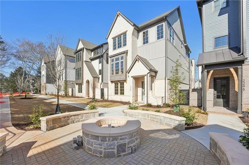 2285 Park Walke Dr, Alpharetta, GA, 30009-1118 | Card Image