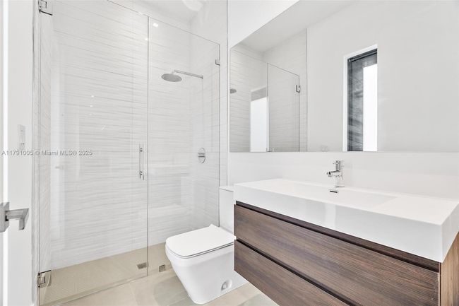6818 - 6818 Nw 104 Th Ct, House other with 4 bedrooms, 5 bathrooms and null parking in Doral FL | Image 13