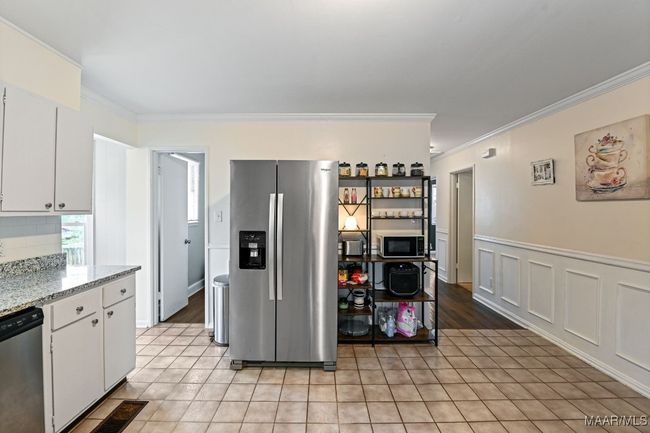 Stainless steel appliances-refrigerator stays too! | Image 11