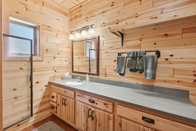 Full bath#2 with lots of counterspace | Image 31
