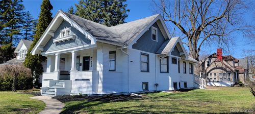 804 Congress Ave, Saginaw, MI, 48602-5318 | Card Image