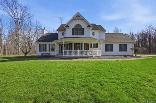 2665 Lakeview Rd, Lake View, NY, 14085-9612 | Card Image