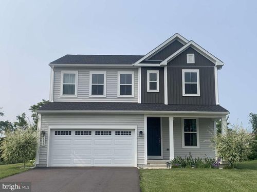 2052 Mandarin Dr, CHAMBERSBURG, PA, 17202-7686 | Card Image