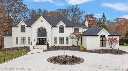 7515 Hiddenbrook Ln, Bloomfield Hills, MI, 48301-3503 | Card Image