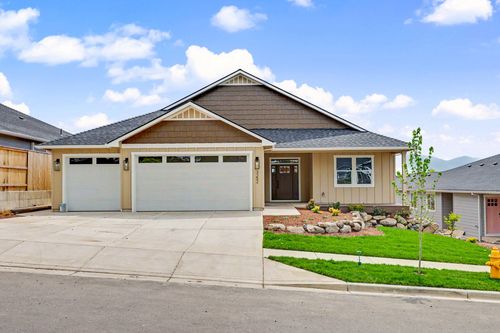 3352 Viewpoint Dr, Medford, OR, 97504-5094 | Card Image