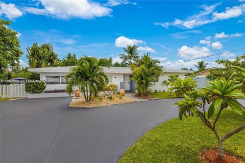 1320 Ne 27th Ave, Pompano Beach, FL, 33062-3810 | Card Image