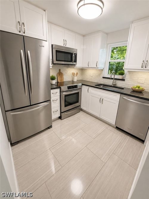 601-1440 Green Valley Cir, NAPLES, FL, 34104-4680 | Card Image