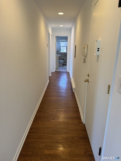 2a-885 Post Rd, Darien, CT, 06820-4632 | Card Image