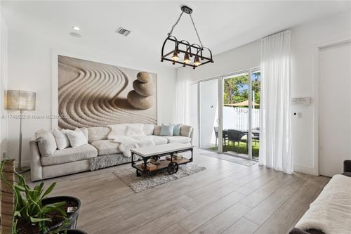 3572-3572 Sw 23rd St, Miami, FL, 33145-3019 | Card Image