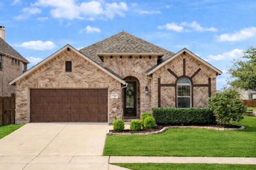 15033 Seventeen Lakes Blvd, Roanoke, TX, 76262-3734 | Card Image