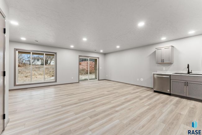 711 Dakota Ave, Townhouse with 3 bedrooms, 3 bathrooms and null parking in Dell Rapids SD | Image 10
