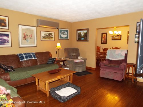 231 Poplar St, Dickson City, PA, 18519-1734 | Card Image