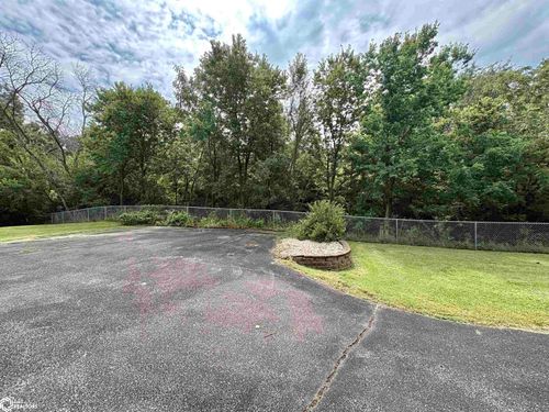 945 S 4th St, Forest City, IA, 50436-2119 | Card Image