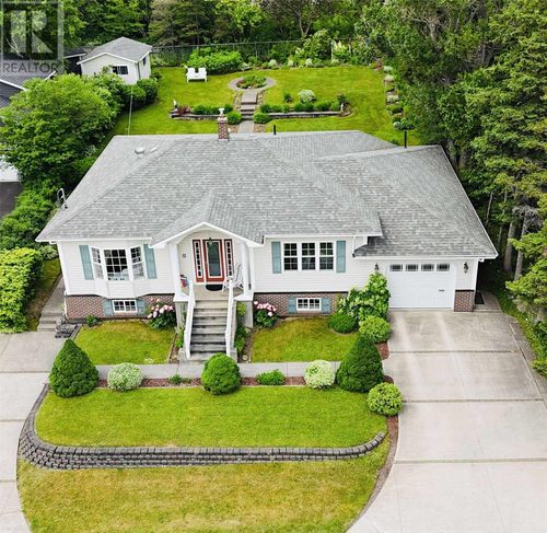 7 Ingrid Ave, Corner Brook, NL, A2H2K8 | Card Image