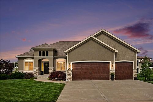 2910 Ne 102nd Ter, Kansas City, MO, 64155-3076 | Card Image