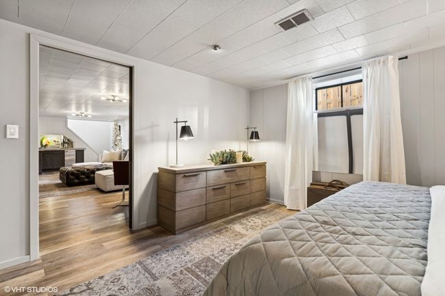 Primary suite on lower level | Image 24
