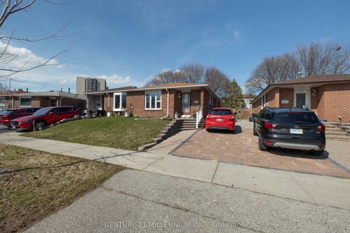 67 Coxworth Crescent, Scarborough, ON, M1B1E2 | Card Image
