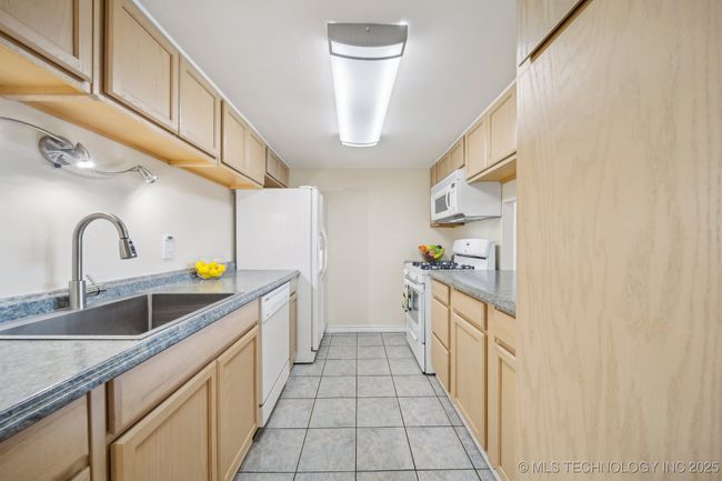 Looking into Kitchen from Hallway | Image 15