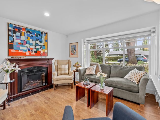 1388 Oakwood Crescent, House other with 5 bedrooms, 3 bathrooms and 4 parking in North Vancouver BC | Image 3