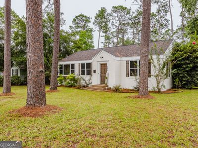 808 Euclid Avenue, House other with 3 bedrooms, 2 bathrooms and null parking in Waycross GA | Image 2