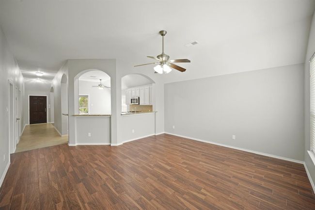 13003 Castlewind Ln, House other with 4 bedrooms, 2 bathrooms and 2 parking in Pearland TX | Image 12