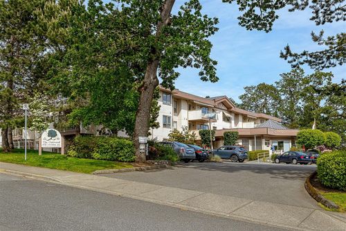 304-4535 Viewmont Ave, Saanich, BC, V8Z5L3 | Card Image
