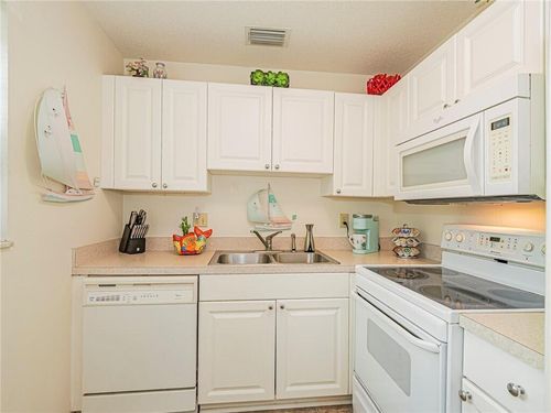 103-12 Vista Palm Ln, Vero Beach, FL, 32962-0844 | Card Image