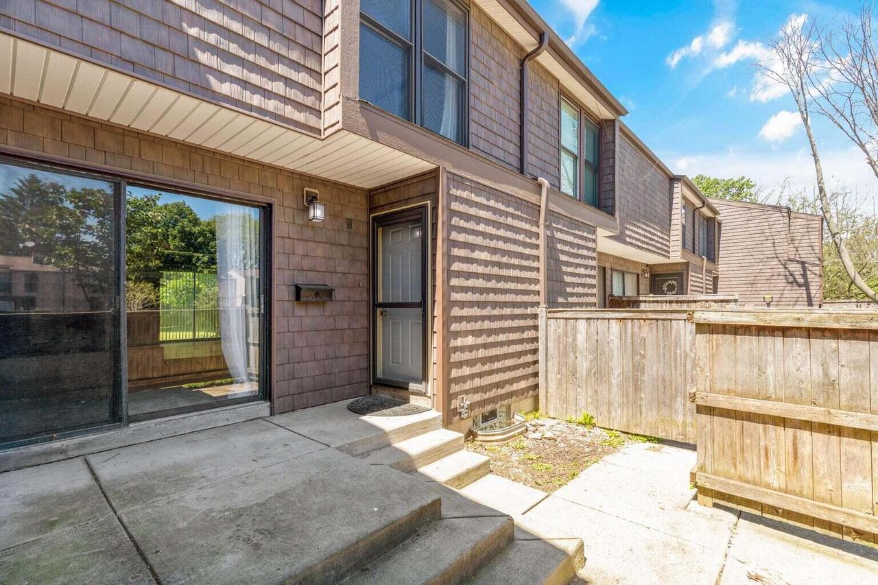 Glenbrook Rd, Milwaukee, WI 53223