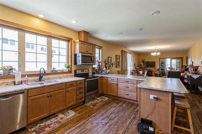 5365 Longhorn Trl, Home with 3 bedrooms, 2 bathrooms and null parking in Melrose IA | Image 4