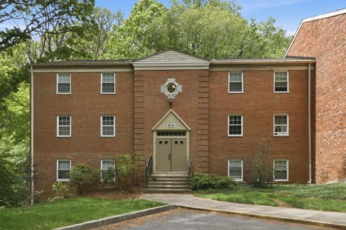 201-876 College Pkwy, ROCKVILLE, MD, 20850-1945 | Card Image