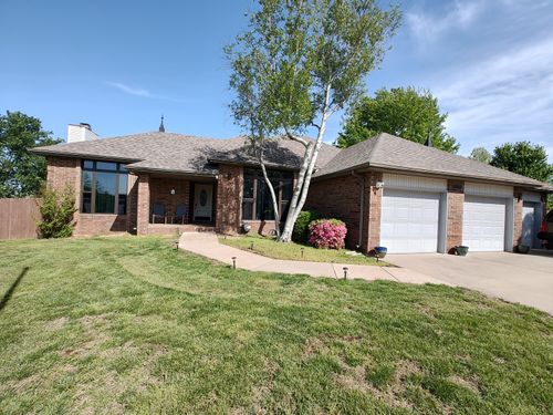 2020 N Equestrian Ln, Nixa, MO, 65714-8299 | Card Image