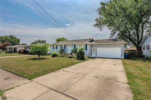 1523 W 30th St, Lorain, OH, 44052-4353 | Card Image